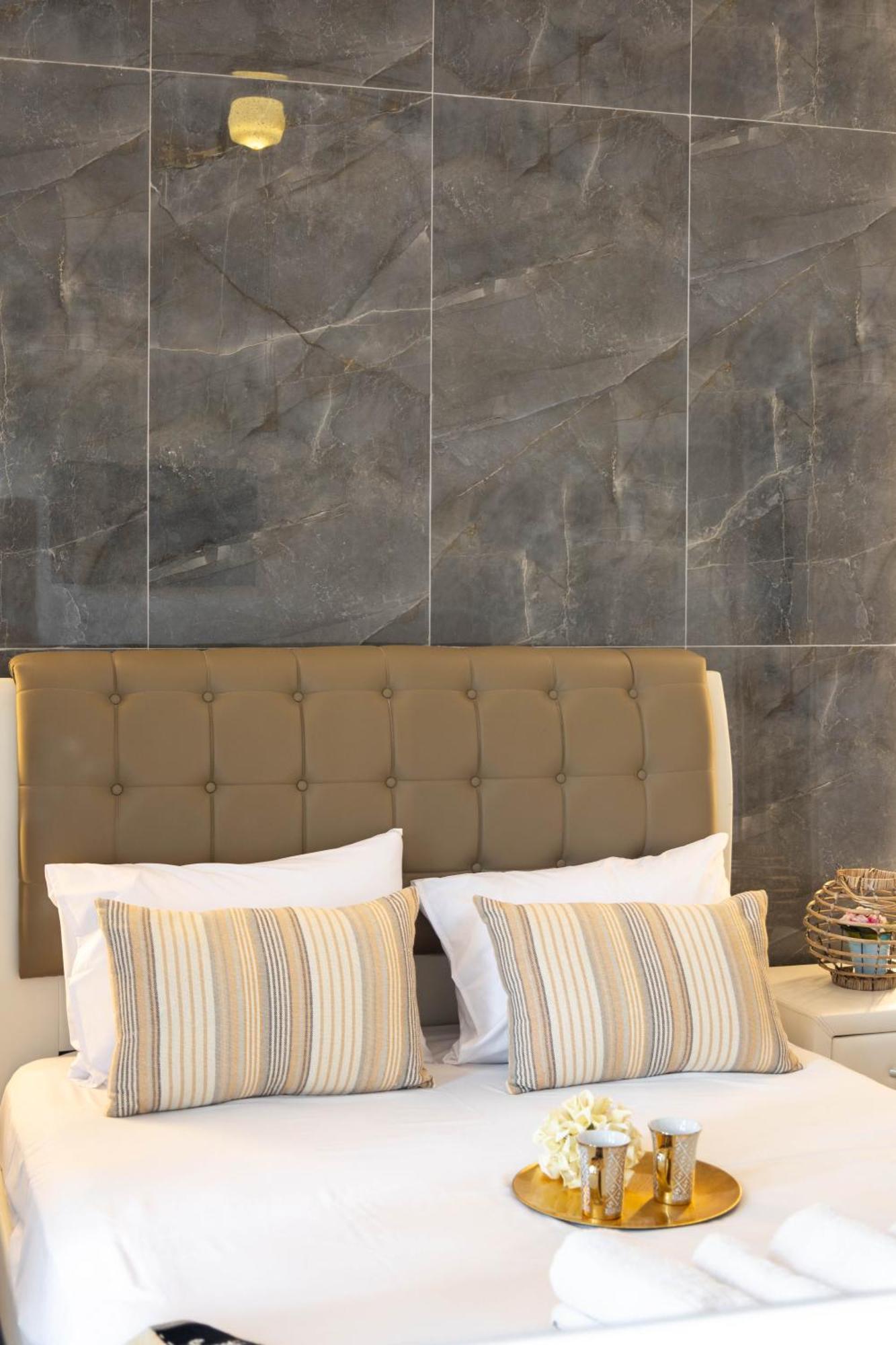 Appartement Hotel12 *